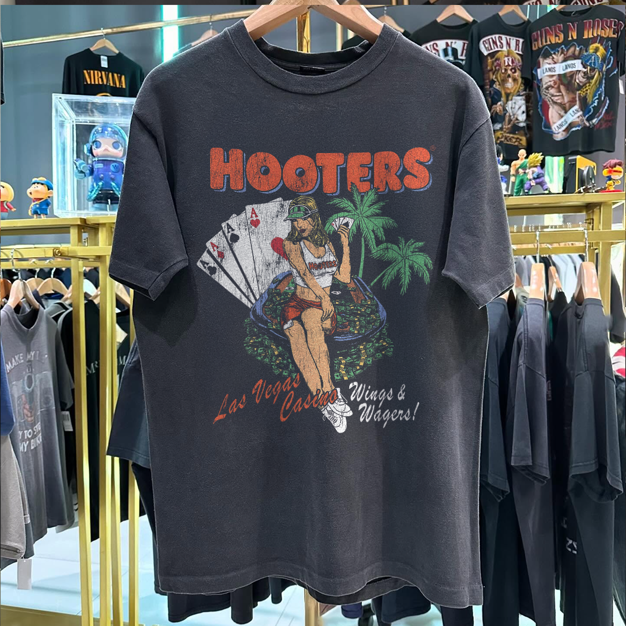 Y2K HOOTER 'WINGS AND WAGERS' LAS VEGAS RARE WASHED BLACK T-SHIRT