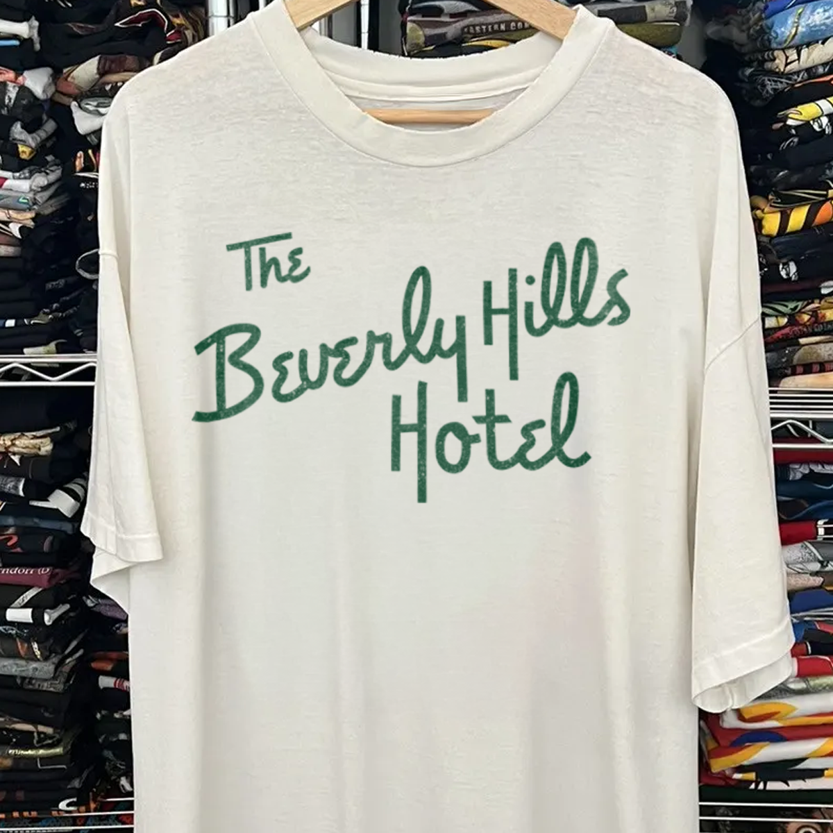 RARE VINTAGE BEVERLEY HILLS WHITE SCRIPT TEE