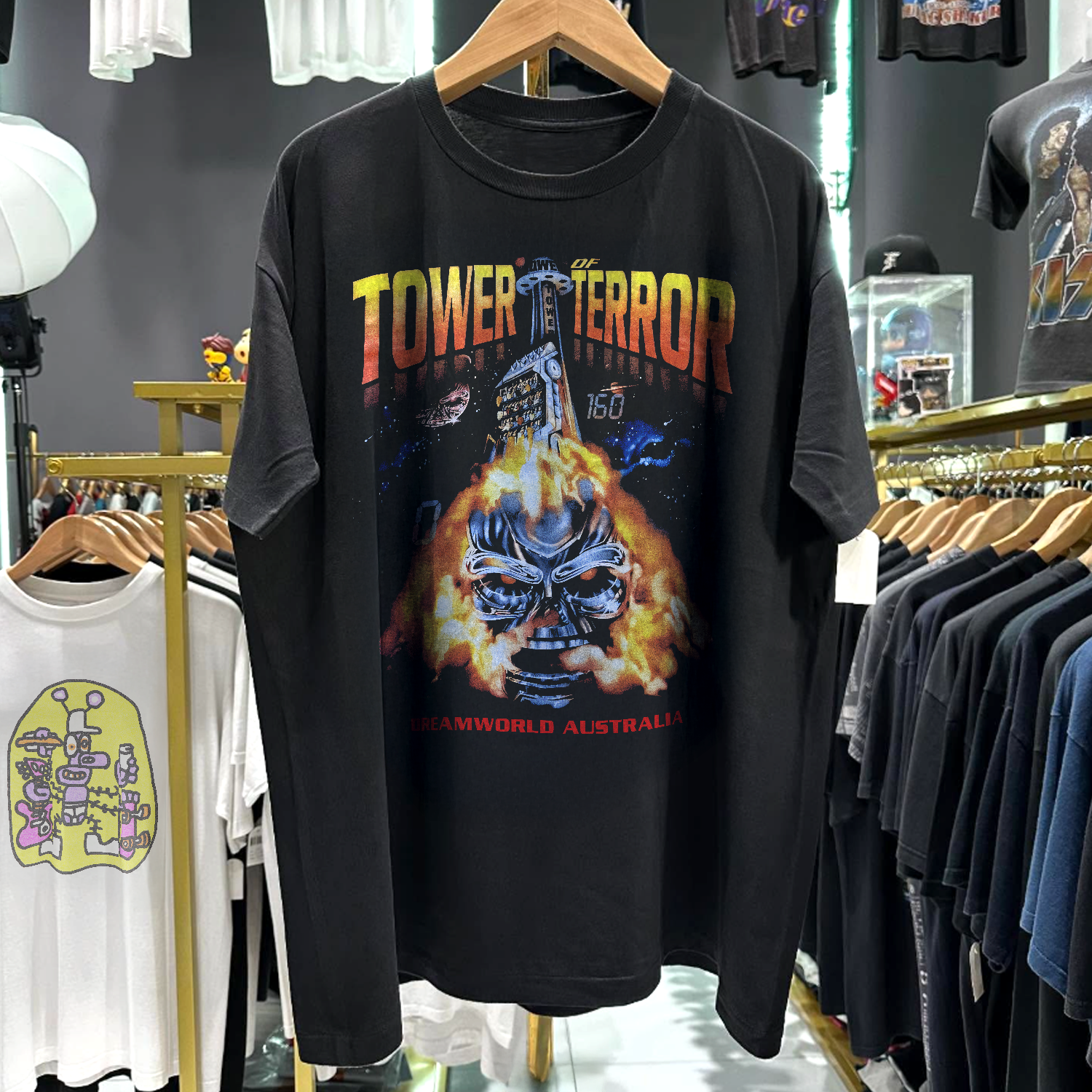 90s DREAMWORLD AUSTRALIA RARE WASHED BLACK VINTAGE T-SHIRT