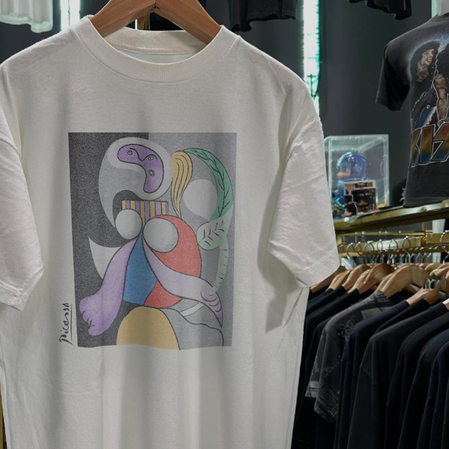 90s PICASSO 'WOMAN WITH FLOWERS' RARE WASHED WHITE T-SHIRT