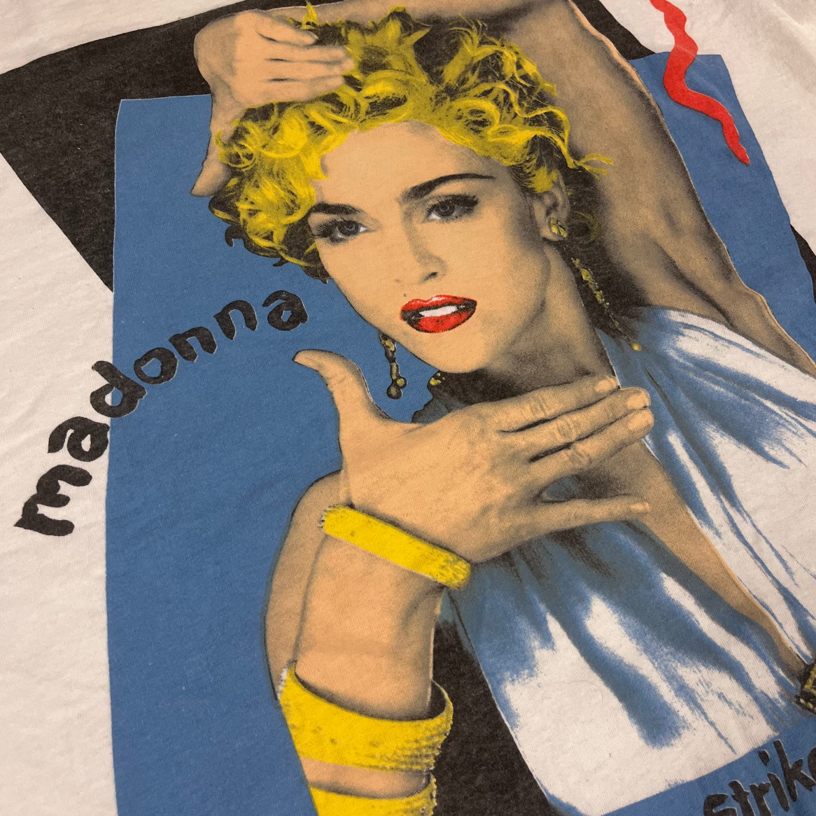 MAD0NNA - 1990 BLOND AMBITI0N WORLD TOUR- RARE WHITE T-SHIRT