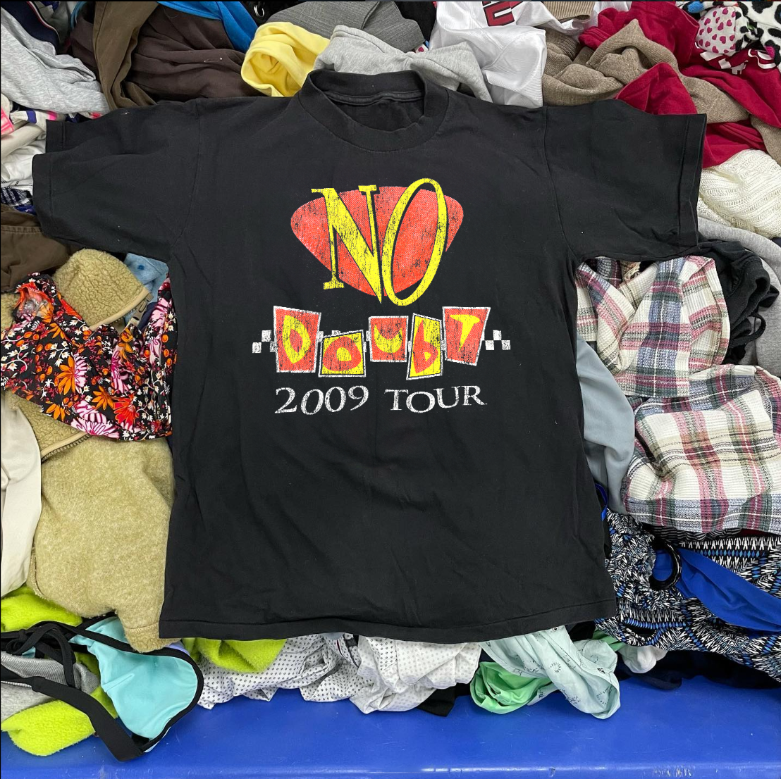 N0 D0UBT - 2009 WORLD TOUR - VINTAGE WASHED BLACK T-SHIRT