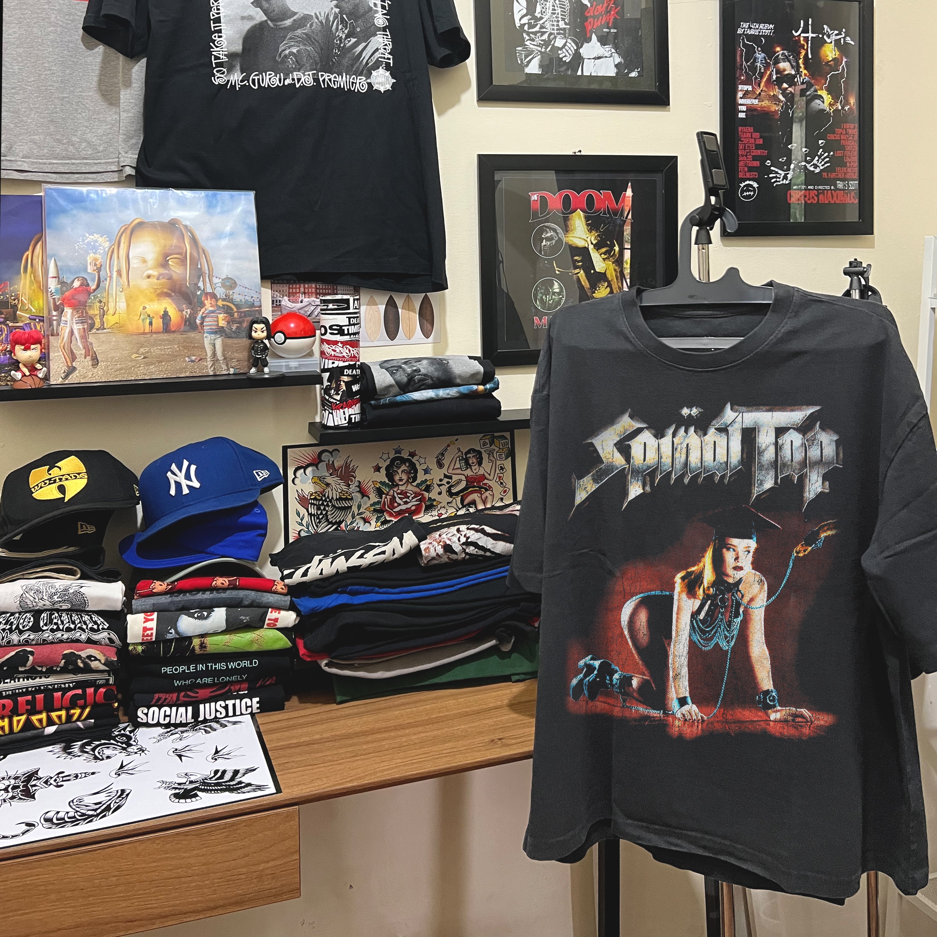 'SPINAL TAP' BLACK T-SHIRT