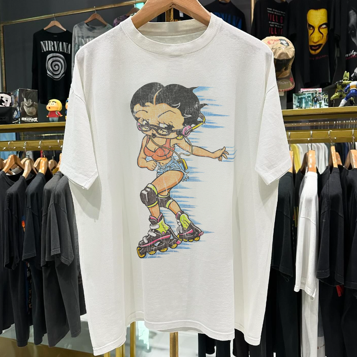 BETTY BLADES 90'S VINTAGE WASHED WHITE T-SHIRT