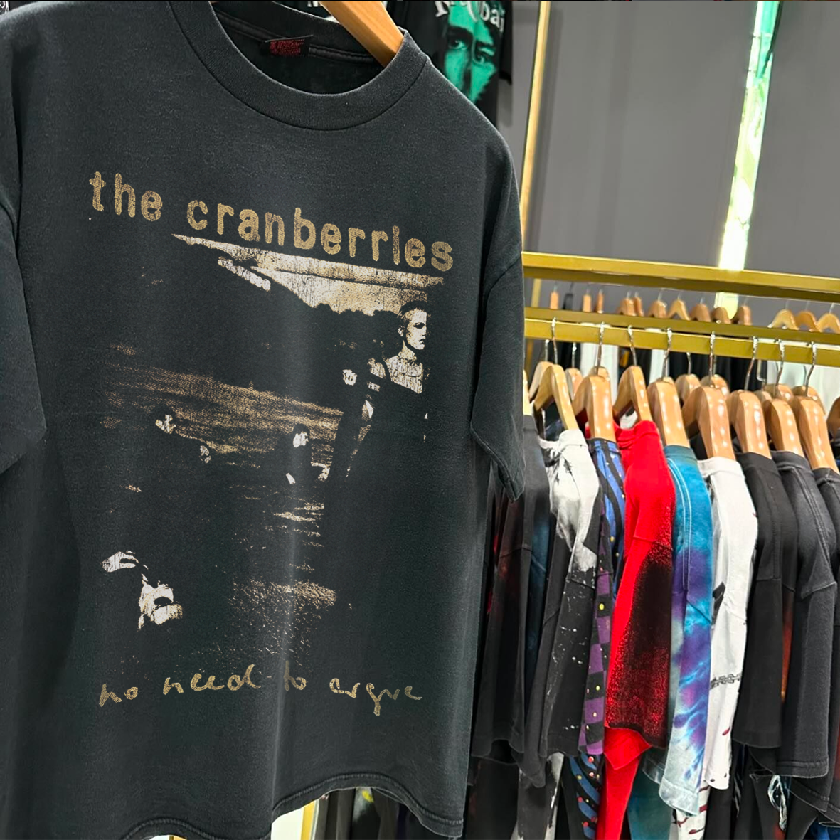 THE CRANBERR1ES - N0 NEED TO ARGUE 1995 WORLD TOUR - BLACK WASHED T -SHIRT