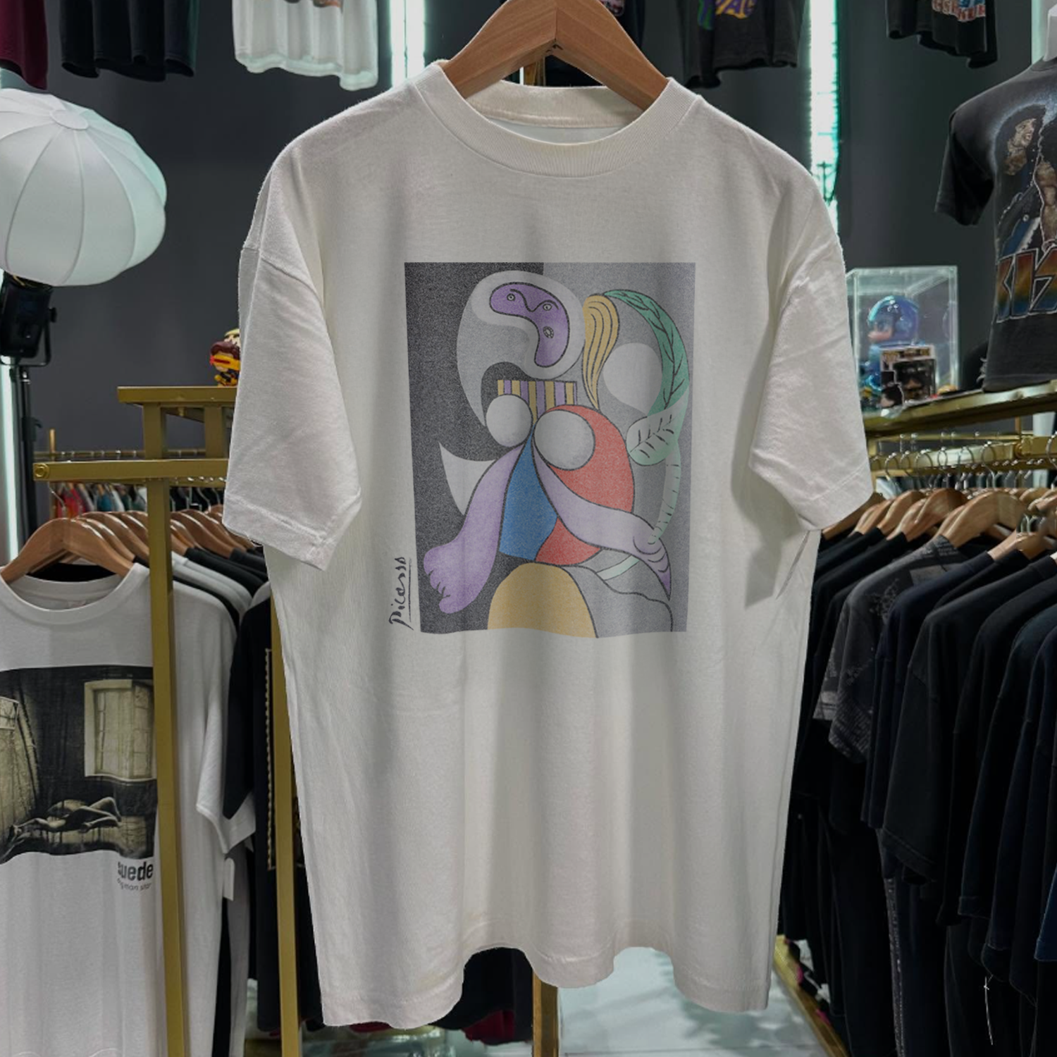 90s PICASSO 'WOMAN WITH FLOWERS' RARE WASHED WHITE T-SHIRT