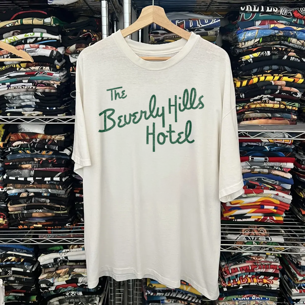 RARE VINTAGE BEVERLEY HILLS WHITE SCRIPT TEE