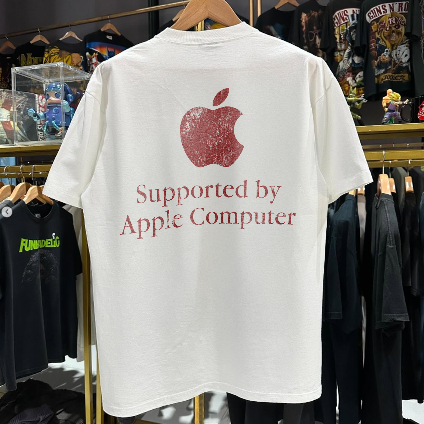 1989 THE GOLDEN APPLE SURFING OZ WHALE BEACH RARE WASHED WHITE T-SHIRT