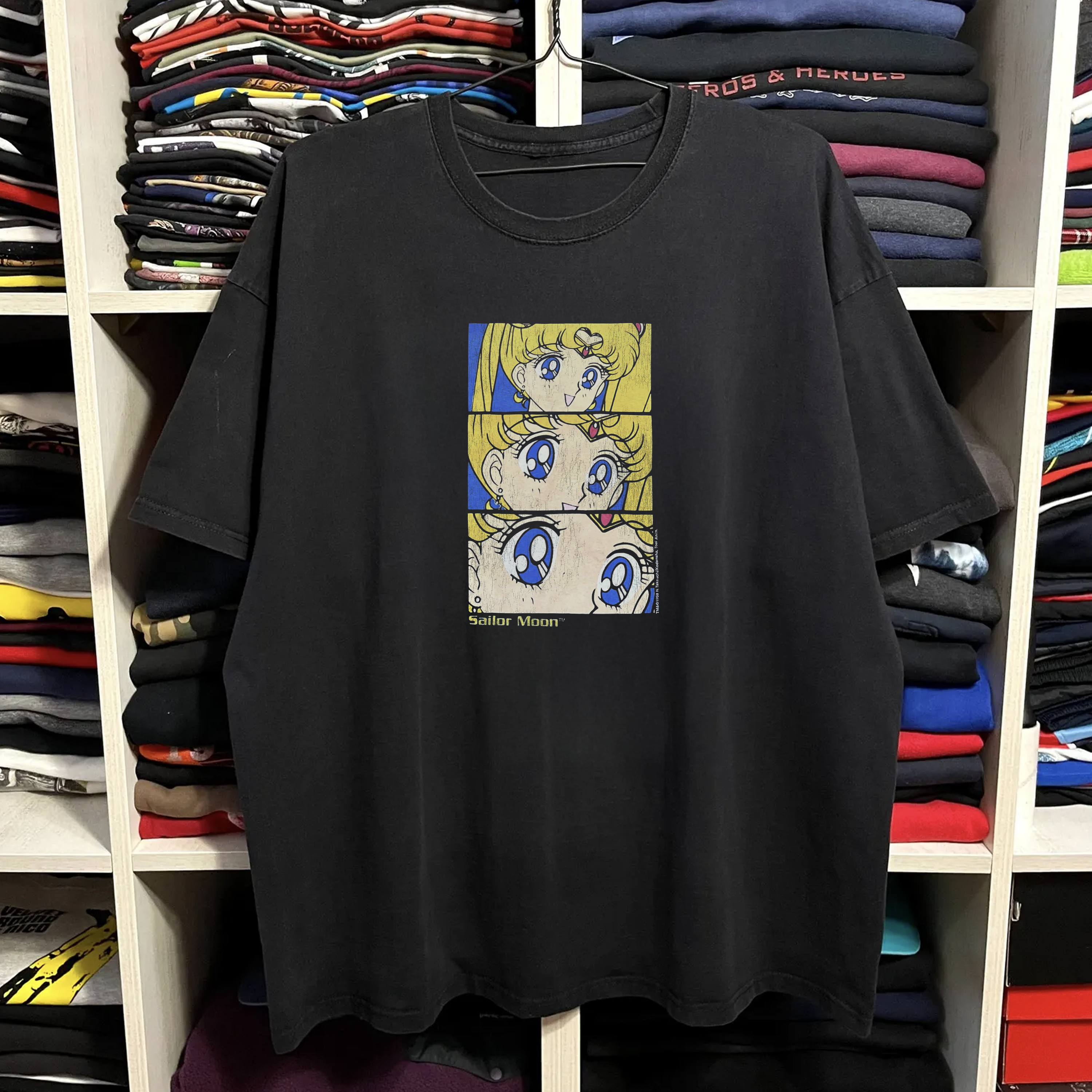 90S SAIL0R M00N USAGIS GAZE WASHED BLACK TEE