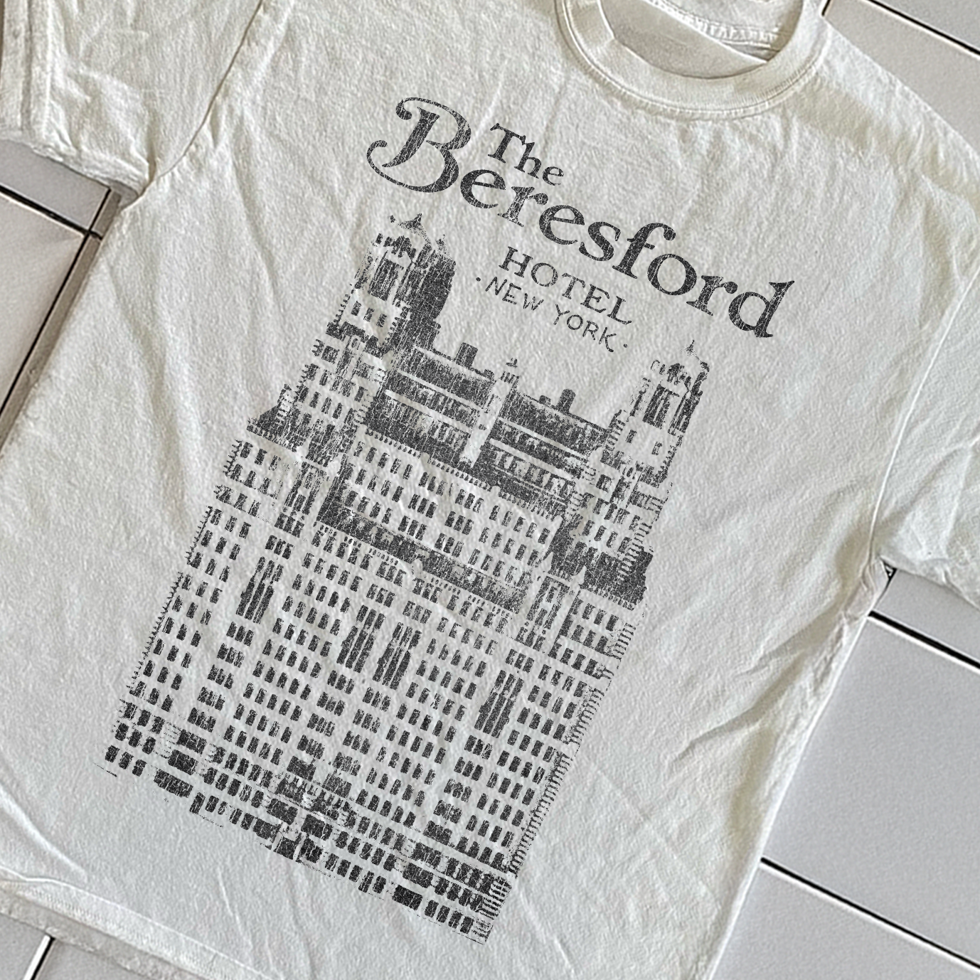 90s THE BERESFORD HOTEL NYC RARE WASHED WHITE T-SHIRT