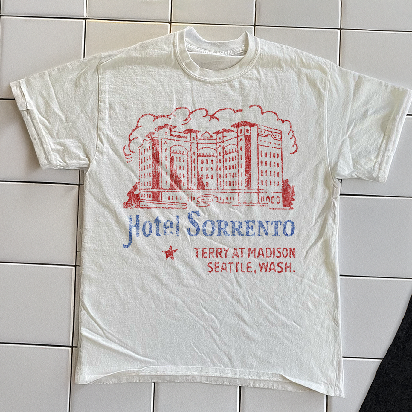 90s SORRENTO HOTEL RARE WASHED WHITE T-SHIRT